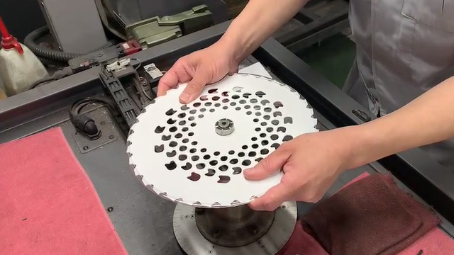 美國盤類專用動平衡機案例！